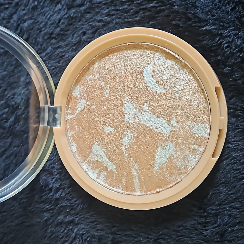 Ellen Tracy Bronzer - Picture 3 of 3